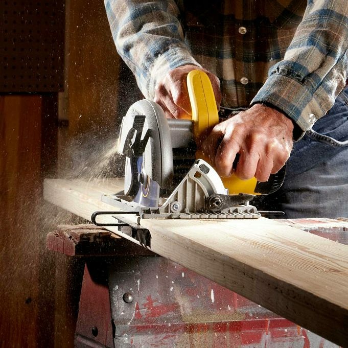 How To Rip A Board With A Circular Saw?